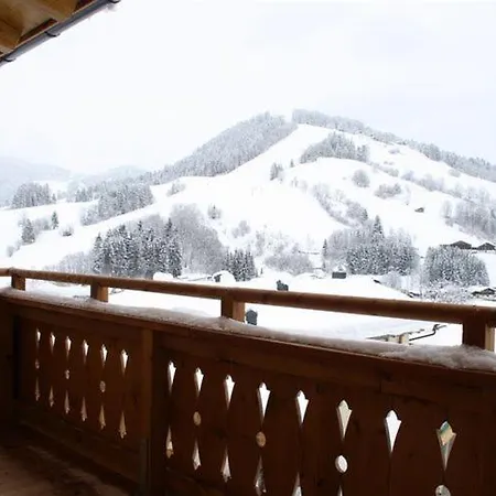Stunning With Balcony Storage Parking Vakantiehuis